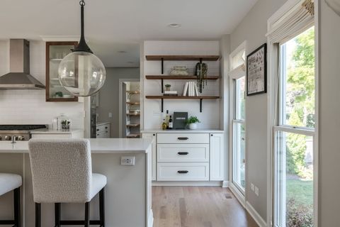 Tiny photo for 369 Hawthorne Boulevard, Glen Ellyn, IL 60137 (MLS # 12608086)