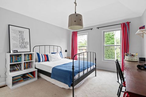 Tiny photo for 369 Hawthorne Boulevard, Glen Ellyn, IL 60137 (MLS # 12608086)