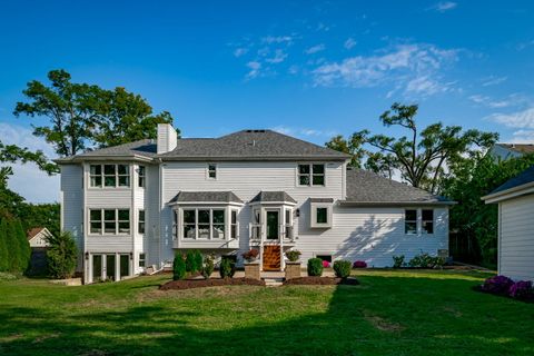 Tiny photo for 369 Hawthorne Boulevard, Glen Ellyn, IL 60137 (MLS # 12608086)