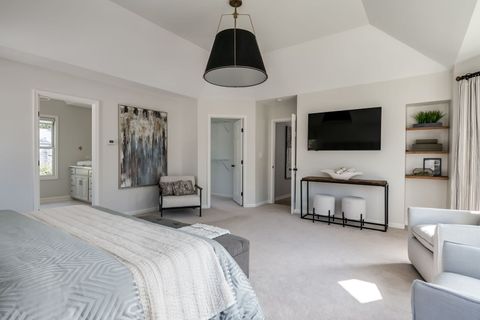 Tiny photo for 369 Hawthorne Boulevard, Glen Ellyn, IL 60137 (MLS # 12608086)