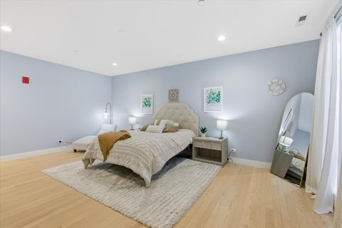 Tiny photo for 715 South Boulevard #301, Oak Park, IL 60302 (MLS # 12610454)