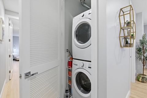 Tiny photo for 715 South Boulevard #301, Oak Park, IL 60302 (MLS # 12610454)