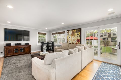Tiny photo for 831 S Prospect Avenue, Park Ridge, IL 60068 (MLS # 12624279)