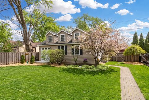 Tiny photo for 831 S Prospect Avenue, Park Ridge, IL 60068 (MLS # 12624279)