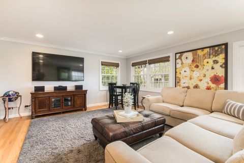 Tiny photo for 831 S Prospect Avenue, Park Ridge, IL 60068 (MLS # 12624279)