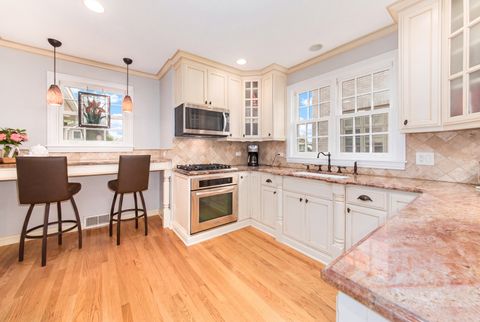 Tiny photo for 831 S Prospect Avenue, Park Ridge, IL 60068 (MLS # 12624279)