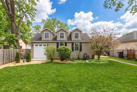 Tiny photo for 831 S Prospect Avenue, Park Ridge, IL 60068 (MLS # 12624279)