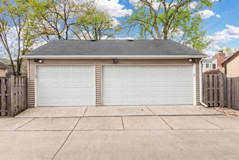 Tiny photo for 831 S Prospect Avenue, Park Ridge, IL 60068 (MLS # 12624279)