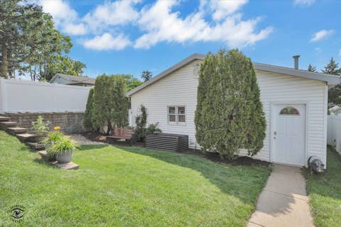 Tiny photo for 718 Hickory Street, Lemont, IL 60439 (MLS # 12727958)