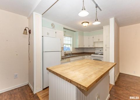 Tiny photo for 3015 N 3RD Street, Clinton, IA 52732 (MLS # QC4268086)