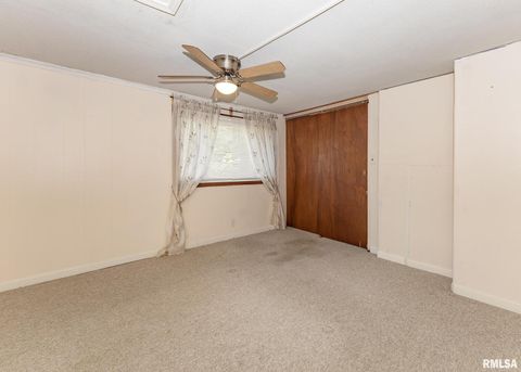 Tiny photo for 3015 N 3RD Street, Clinton, IA 52732 (MLS # QC4268086)