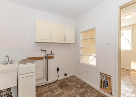 Tiny photo for 3015 N 3RD Street, Clinton, IA 52732 (MLS # QC4268086)