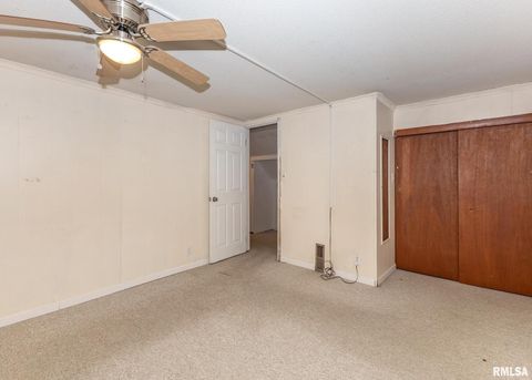 Tiny photo for 3015 N 3RD Street, Clinton, IA 52732 (MLS # QC4268086)