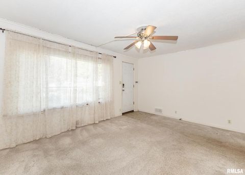 Tiny photo for 3015 N 3RD Street, Clinton, IA 52732 (MLS # QC4268086)