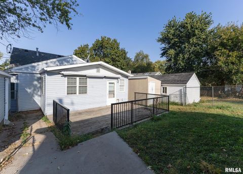 Tiny photo for 3015 N 3RD Street, Clinton, IA 52732 (MLS # QC4268086)