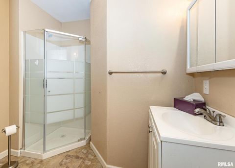 Tiny photo for 3015 N 3RD Street, Clinton, IA 52732 (MLS # QC4268086)