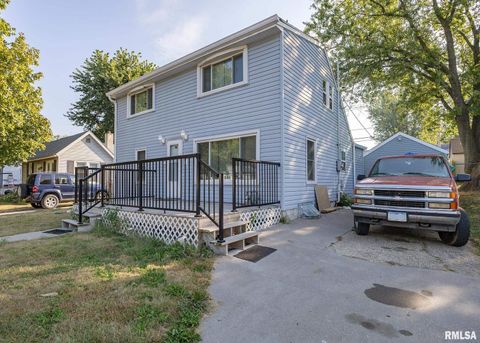 Tiny photo for 3015 N 3RD Street, Clinton, IA 52732 (MLS # QC4268086)