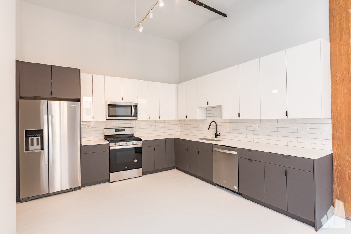 213 N Racine Avenue 305