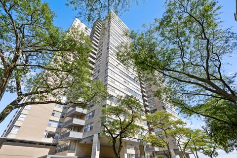 Tiny photo for 6301 N Sheridan Road #3A, Chicago, IL 60660 (MLS # 12478873)