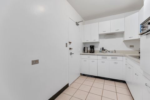 Tiny photo for 6301 N Sheridan Road #3A, Chicago, IL 60660 (MLS # 12478873)