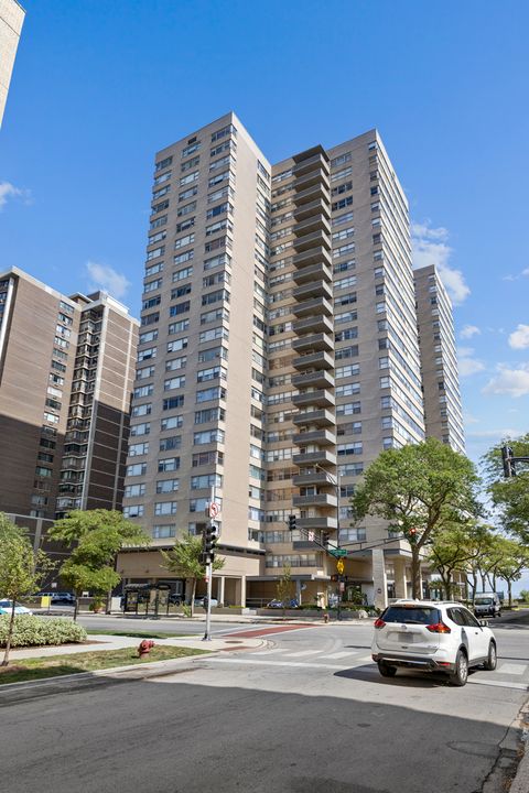 Tiny photo for 6301 N Sheridan Road #3A, Chicago, IL 60660 (MLS # 12478873)