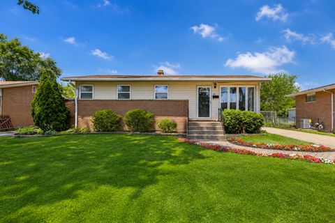 Photo of 322 E Alden Drive, Addison, IL 60101 (MLS # 12699876)
