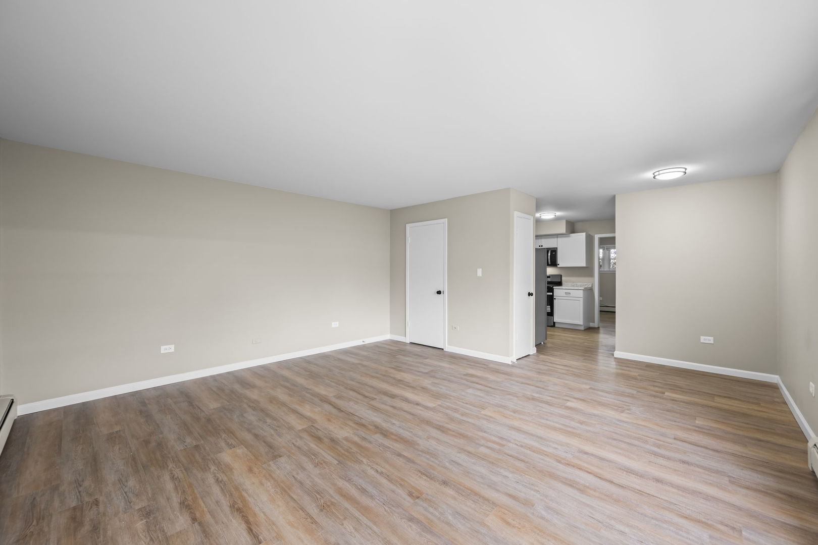 1101 HOLIDAY Lane 10