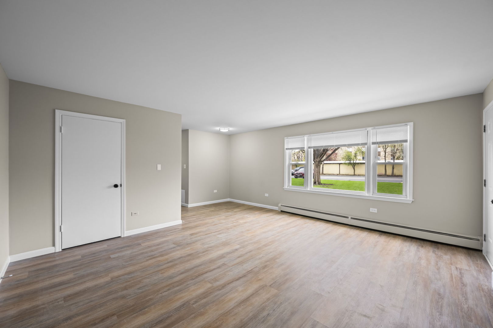 1101 HOLIDAY Lane 10