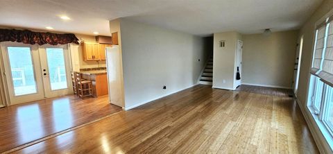 Tiny photo for 1608 Briarwood Drive, Carbondale, IL 62901 (MLS # 100000103)