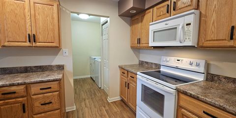 Tiny photo for 1608 Briarwood Drive, Carbondale, IL 62901 (MLS # 100000103)