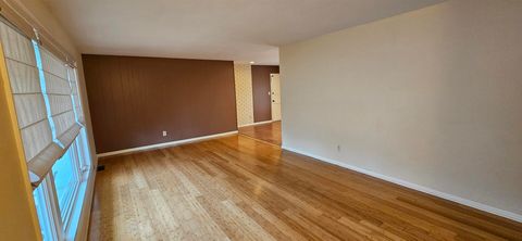 Tiny photo for 1608 Briarwood Drive, Carbondale, IL 62901 (MLS # 100000103)