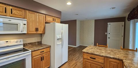 Tiny photo for 1608 Briarwood Drive, Carbondale, IL 62901 (MLS # 100000103)