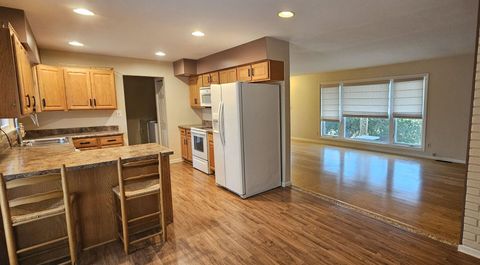 Tiny photo for 1608 Briarwood Drive, Carbondale, IL 62901 (MLS # 100000103)