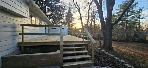 Tiny photo for 1608 Briarwood Drive, Carbondale, IL 62901 (MLS # 100000103)