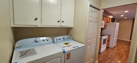 Tiny photo for 1608 Briarwood Drive, Carbondale, IL 62901 (MLS # 100000103)