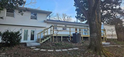 Tiny photo for 1608 Briarwood Drive, Carbondale, IL 62901 (MLS # 100000103)