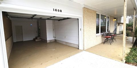 Tiny photo for 1608 Briarwood Drive, Carbondale, IL 62901 (MLS # 100000103)