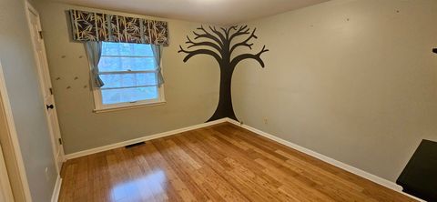 Tiny photo for 1608 Briarwood Drive, Carbondale, IL 62901 (MLS # 100000103)