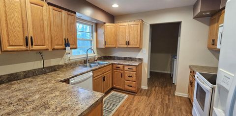 Tiny photo for 1608 Briarwood Drive, Carbondale, IL 62901 (MLS # 100000103)