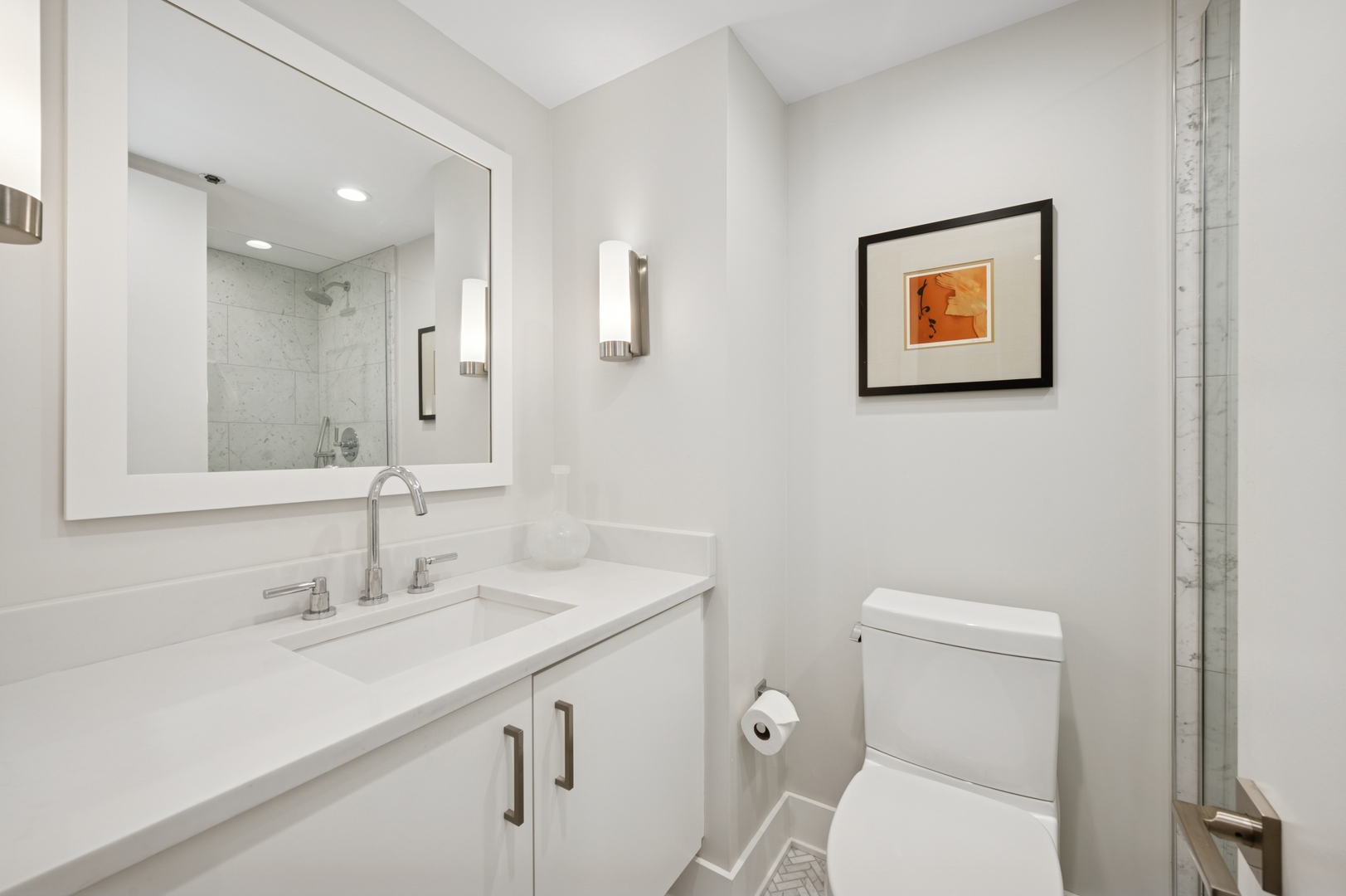 Chicago, Illinois 60611, United States, 2 Bedrooms Bedrooms, ,4 BathroomsBathrooms,Residential,Active,214680