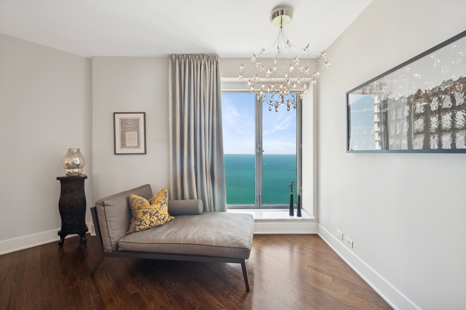 Chicago, Illinois 60611, United States, 2 Bedrooms Bedrooms, ,4 BathroomsBathrooms,Residential,Active,214680