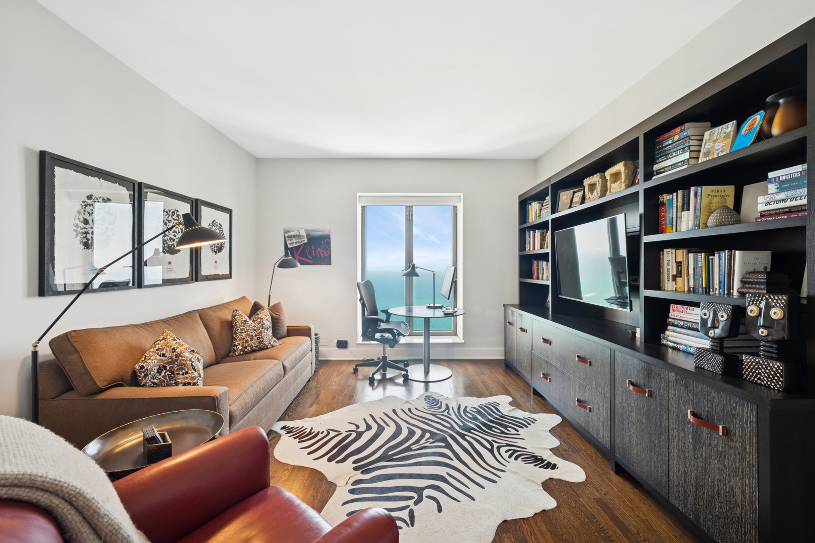 Chicago, Illinois 60611, United States, 2 Bedrooms Bedrooms, ,4 BathroomsBathrooms,Residential,Active,214680