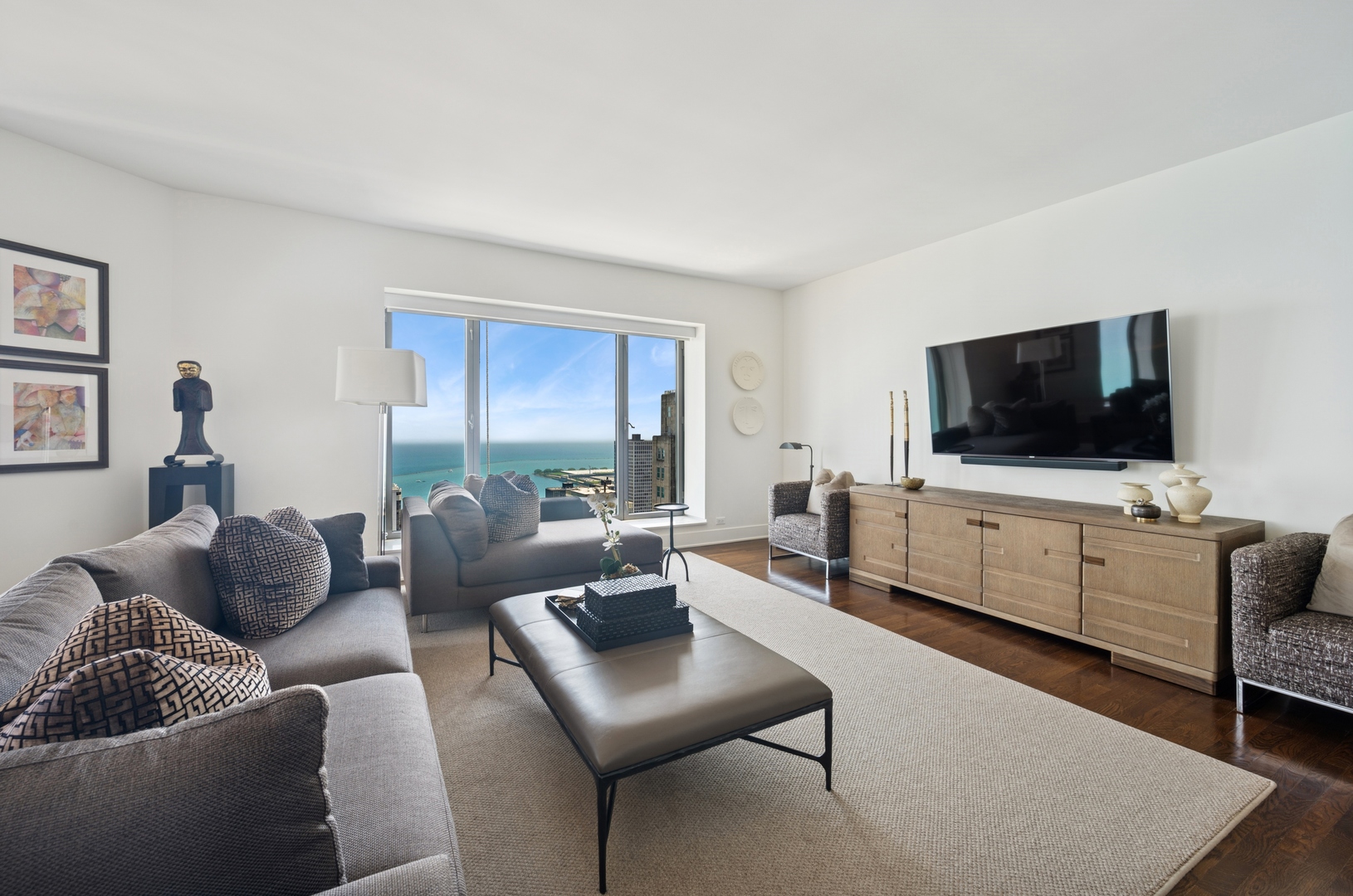 Chicago, Illinois 60611, United States, 2 Bedrooms Bedrooms, ,4 BathroomsBathrooms,Residential,Active,214680