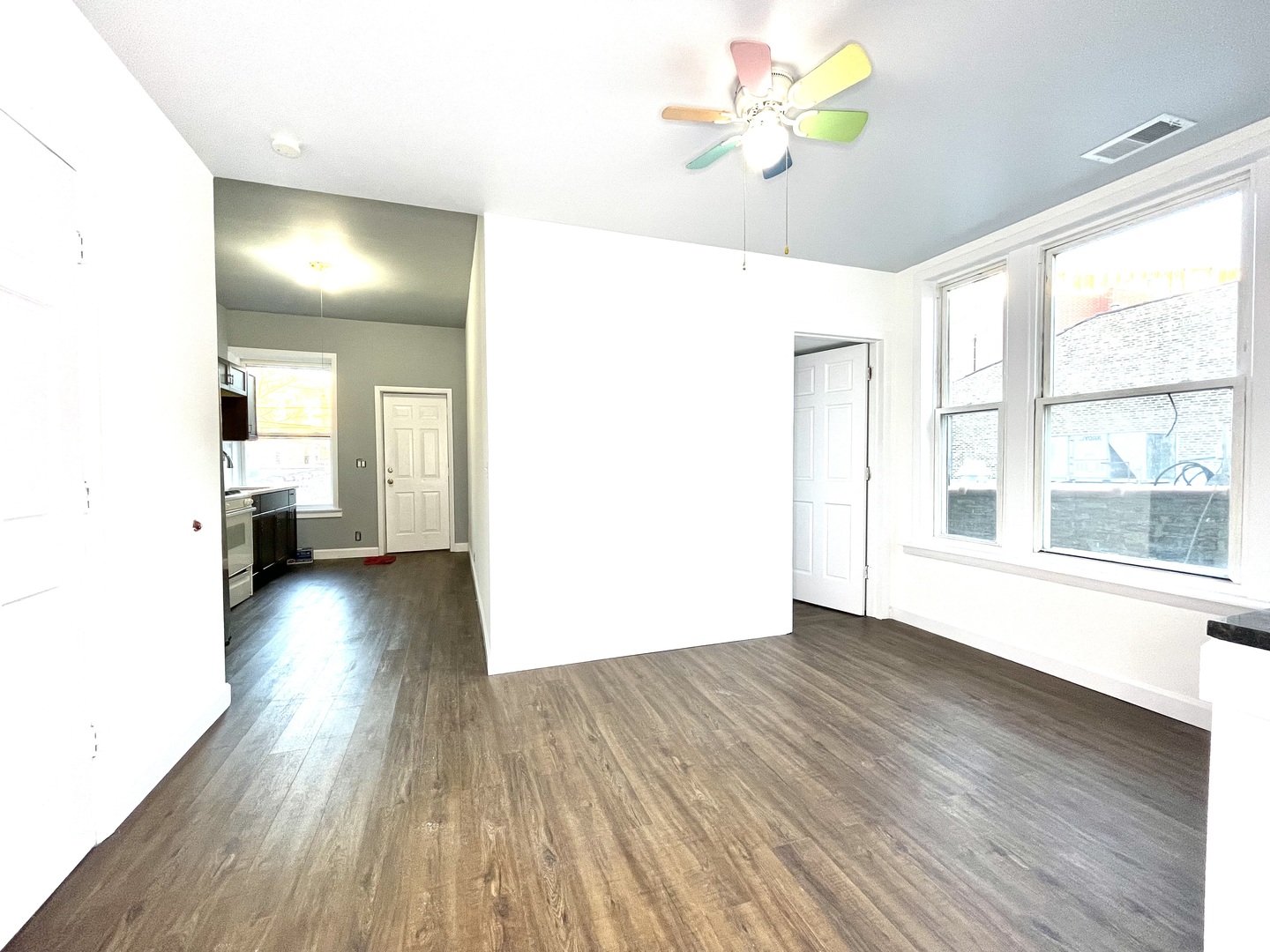 4445-4447 N Broadway Street