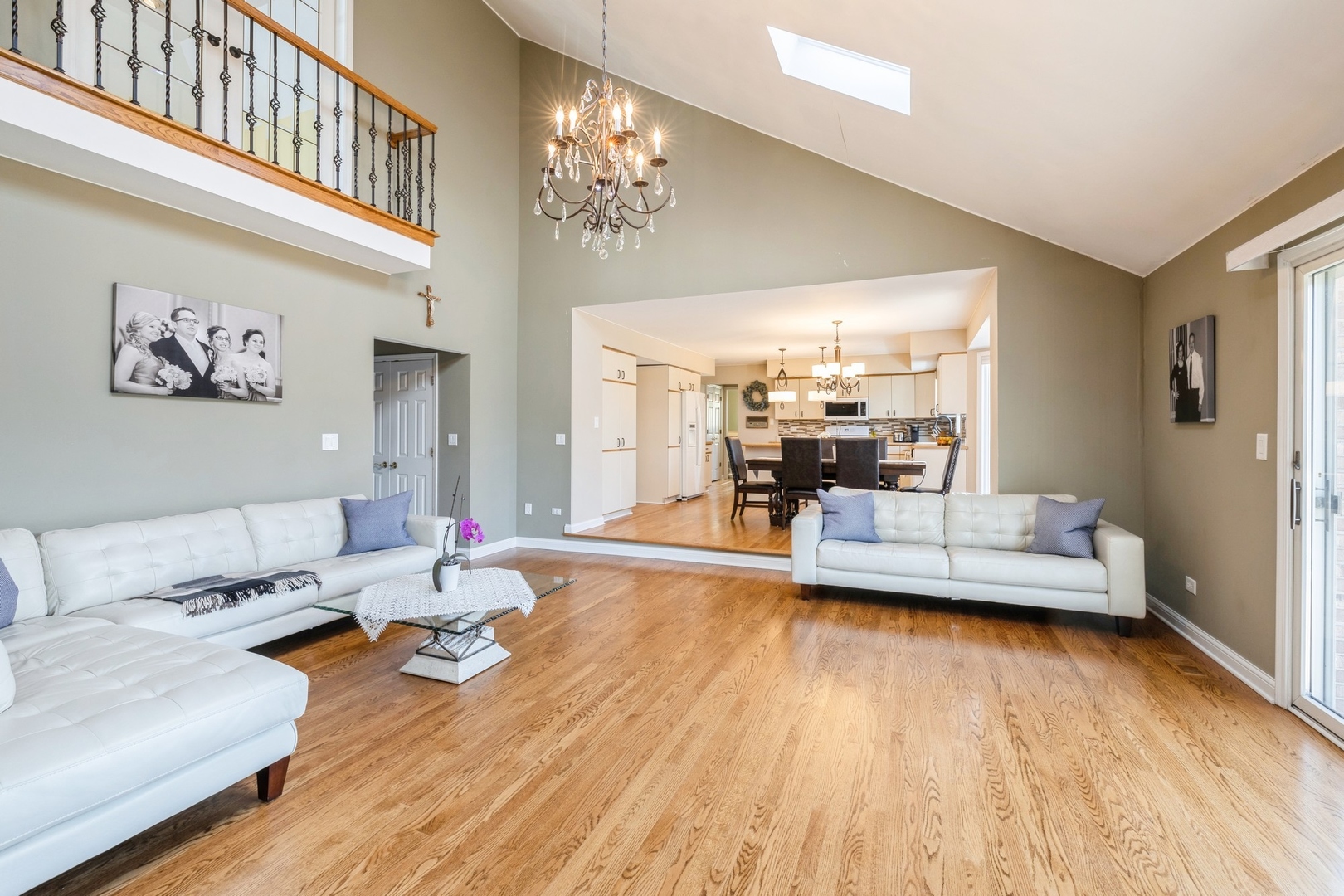 890 Woodcrest Lane