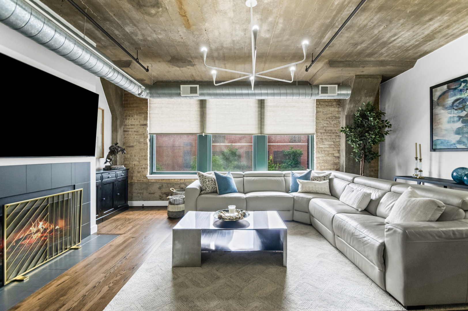 411 W Ontario Street 323