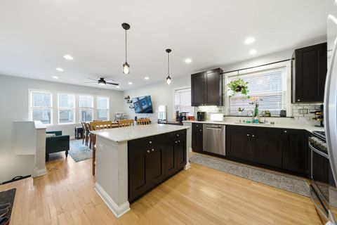 Tiny photo for 2342 W Rosemont Avenue #1, Chicago, IL 60659 (MLS # 12571670)