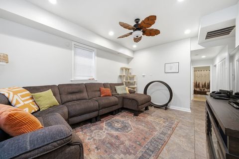 Tiny photo for 2342 W Rosemont Avenue #1, Chicago, IL 60659 (MLS # 12571670)