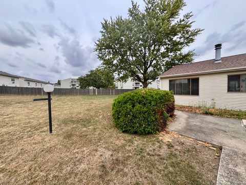 Tiny photo for 2416 Heritage Drive, Champaign, IL 61822 (MLS # 12477901)