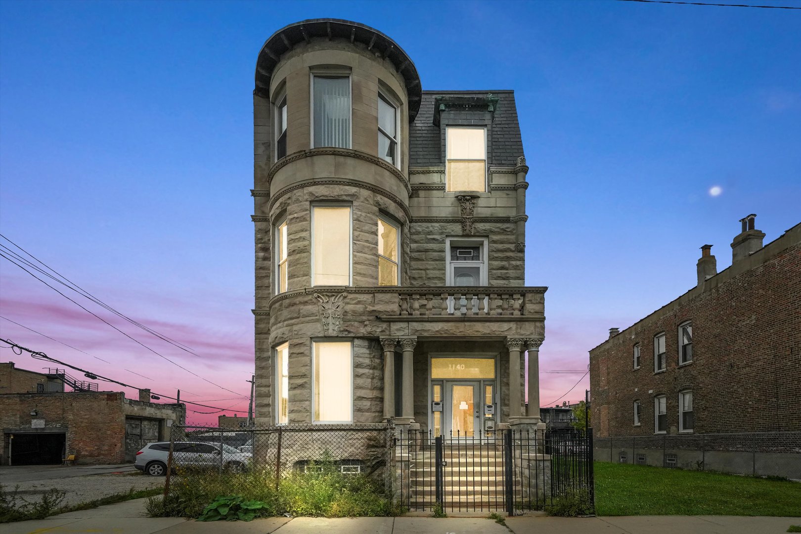 1140 S Sacramento Boulevard